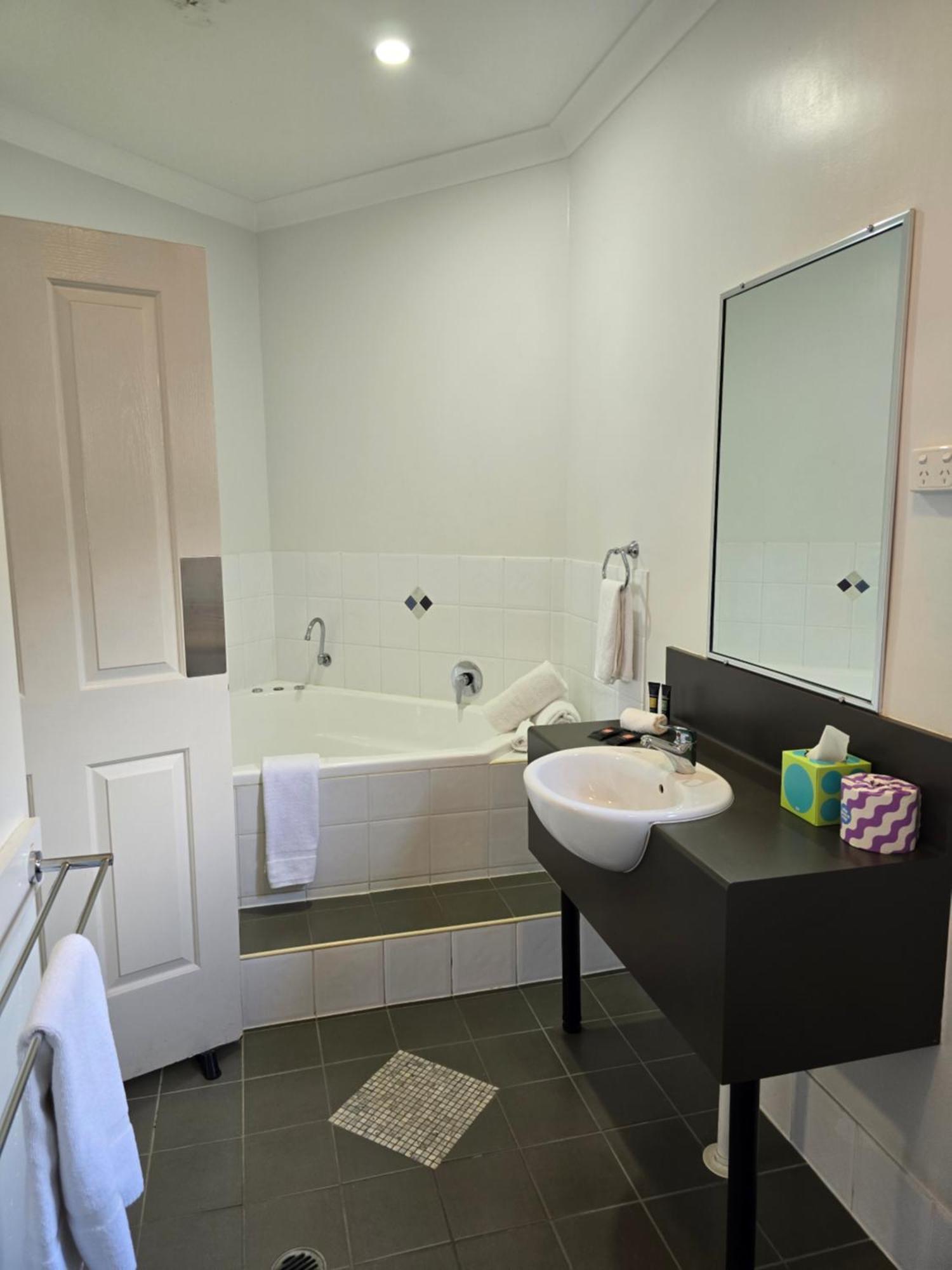 Ascot Lodge Motor Inn Kingaroy Eksteriør bilde